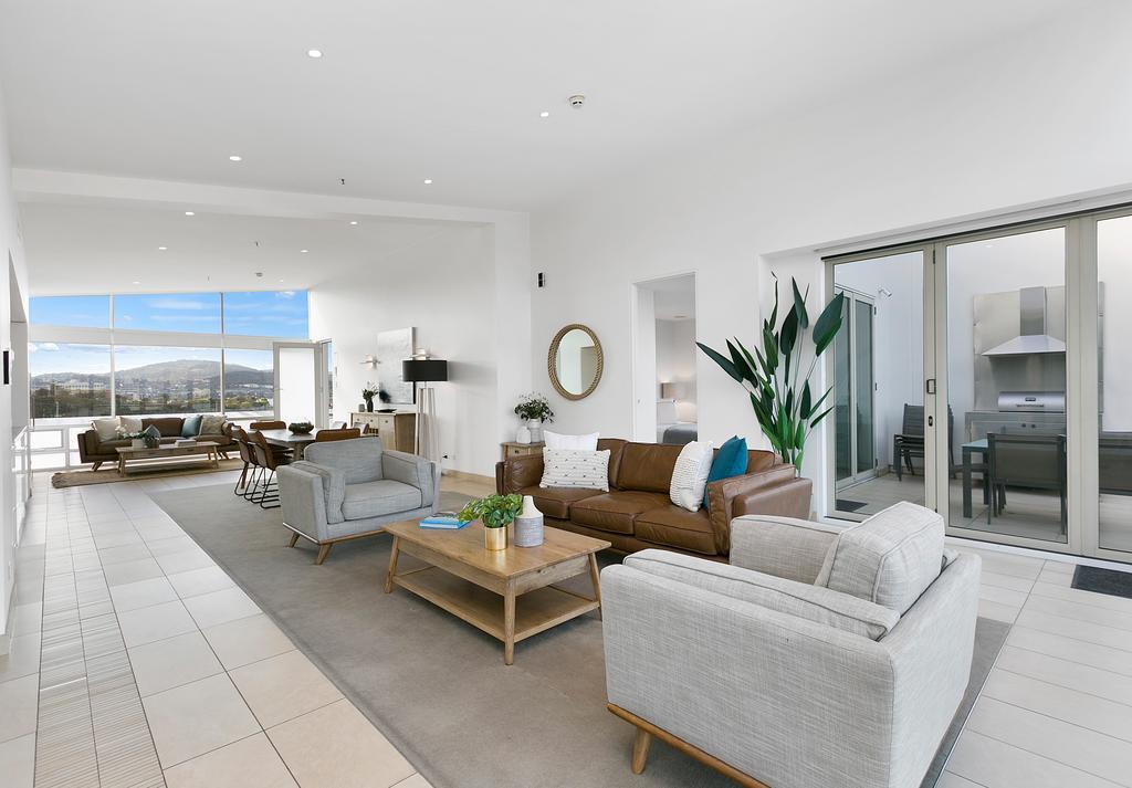 Sullivans Cove Apartments Χόμπαρτ Εξωτερικό φωτογραφία A staged living room