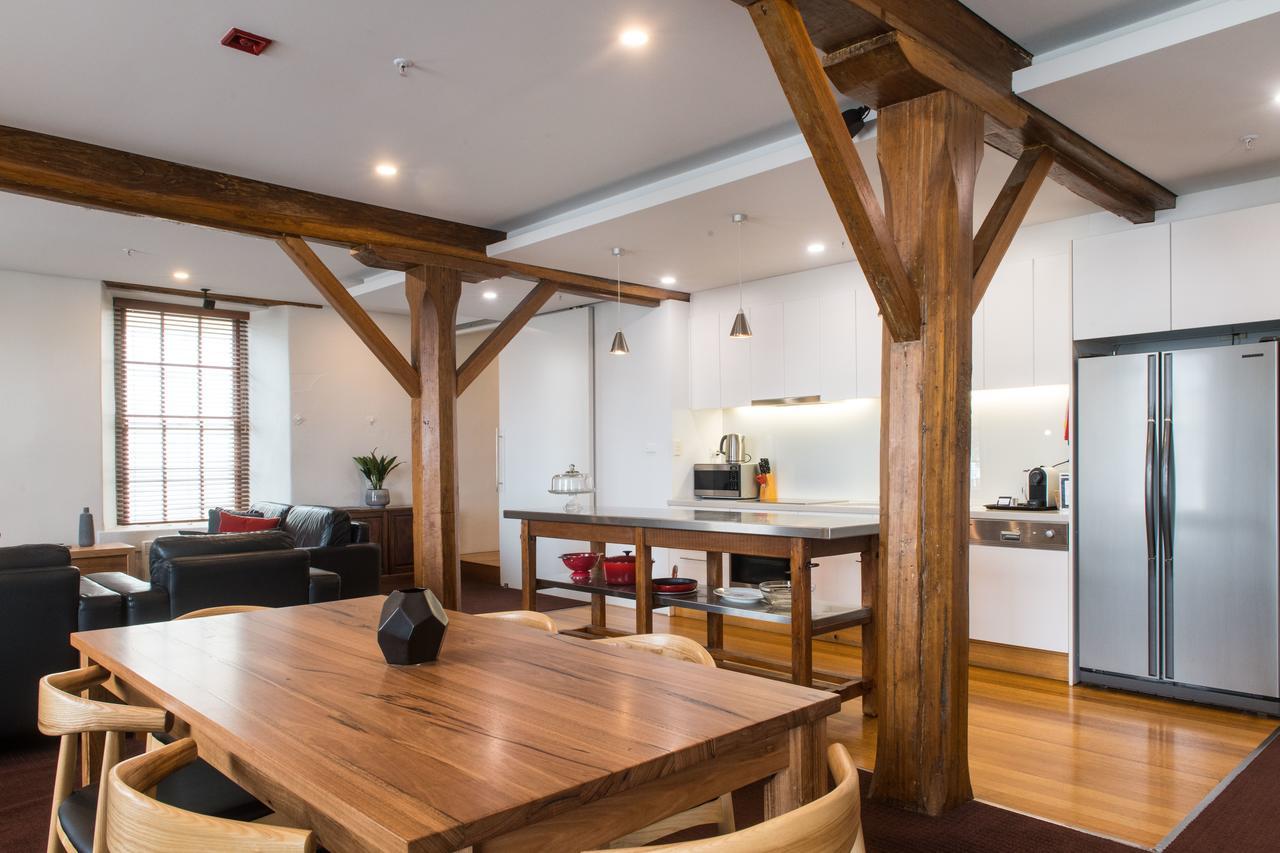 Sullivans Cove Apartments Χόμπαρτ Εξωτερικό φωτογραφία The kitchen and living area of a typical apartment