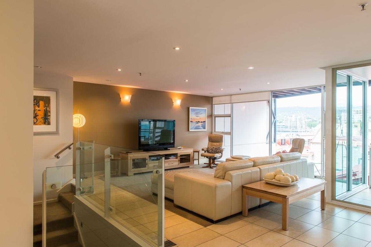 Sullivans Cove Apartments Χόμπαρτ Εξωτερικό φωτογραφία A living room in a modern house